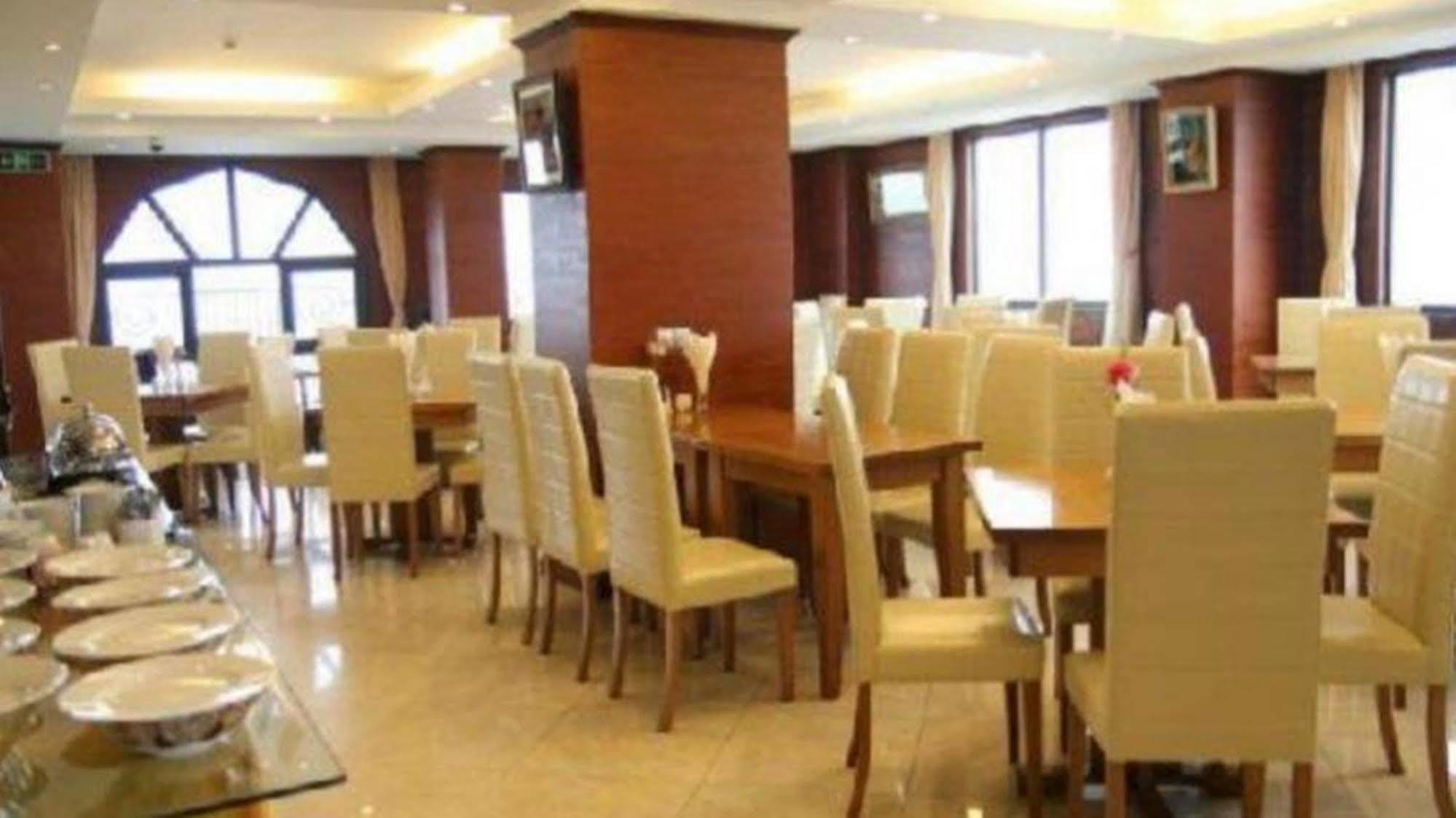 Royal Gate Hotel Hanoi Exterior photo
