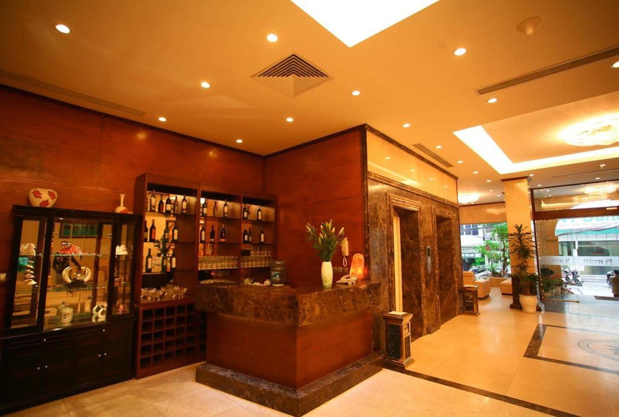 Royal Gate Hotel Hanoi Exterior photo